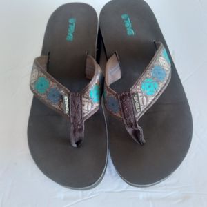 Teva mandalyn thong sandals